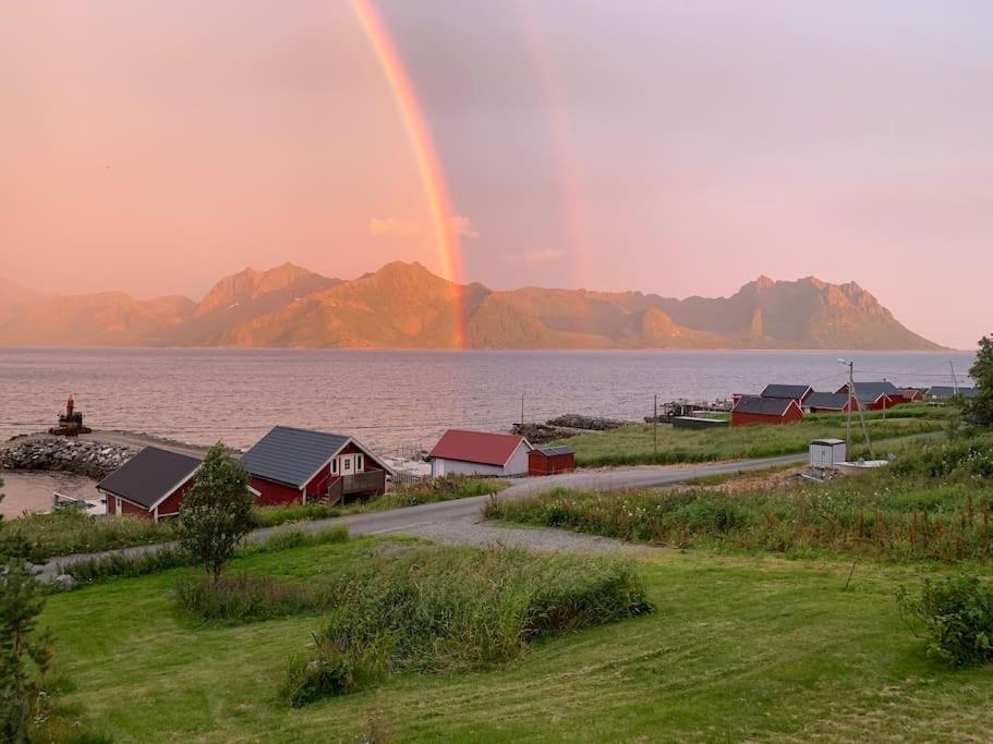 Leilighet I Rorbu Pa Kaldfarnes - Yttersia Senja Exteriör bild