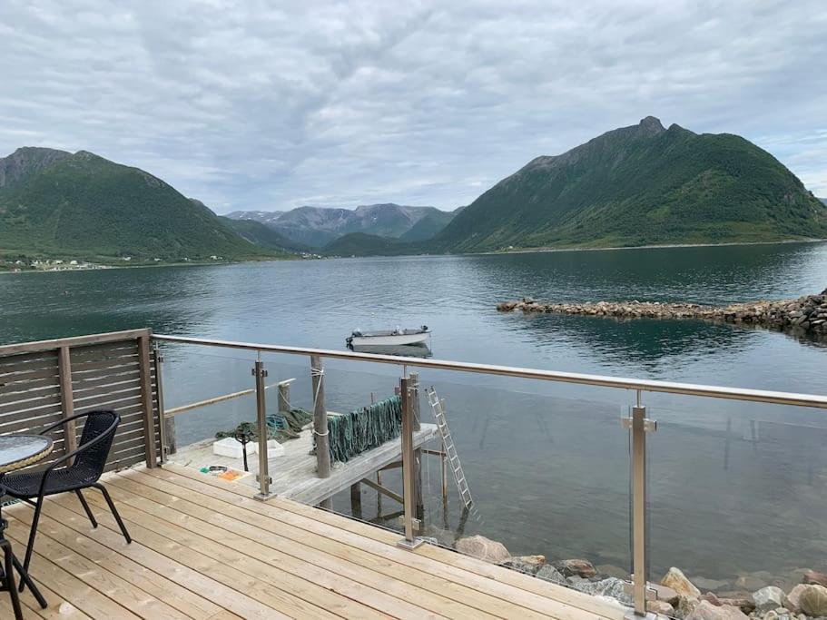 Leilighet I Rorbu Pa Kaldfarnes - Yttersia Senja Exteriör bild
